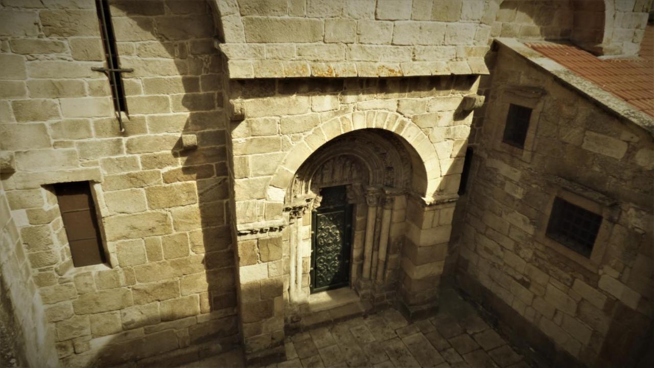 Apartamento En Un Entorno Unico En La Ciudad Vieja De Lآكورونيا المظهر الخارجي الصورة